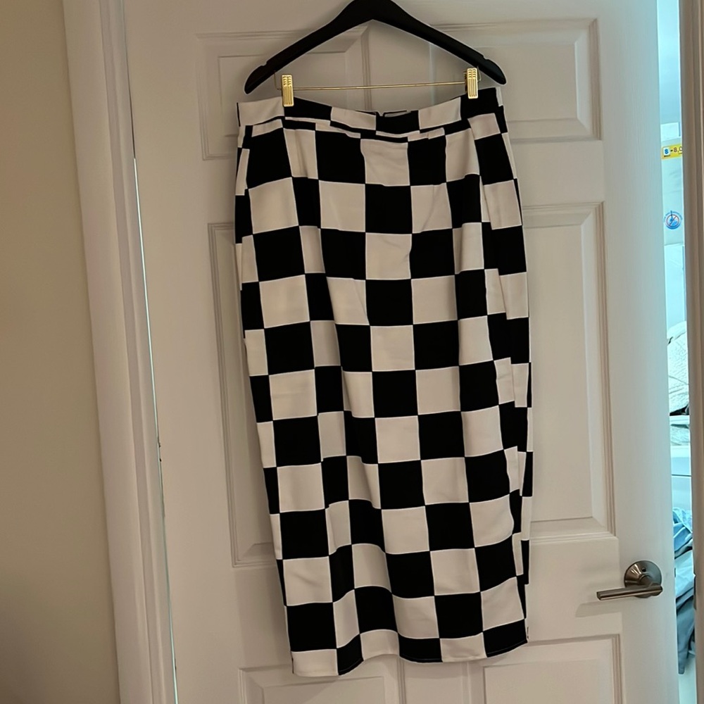 Checkerboard skirt